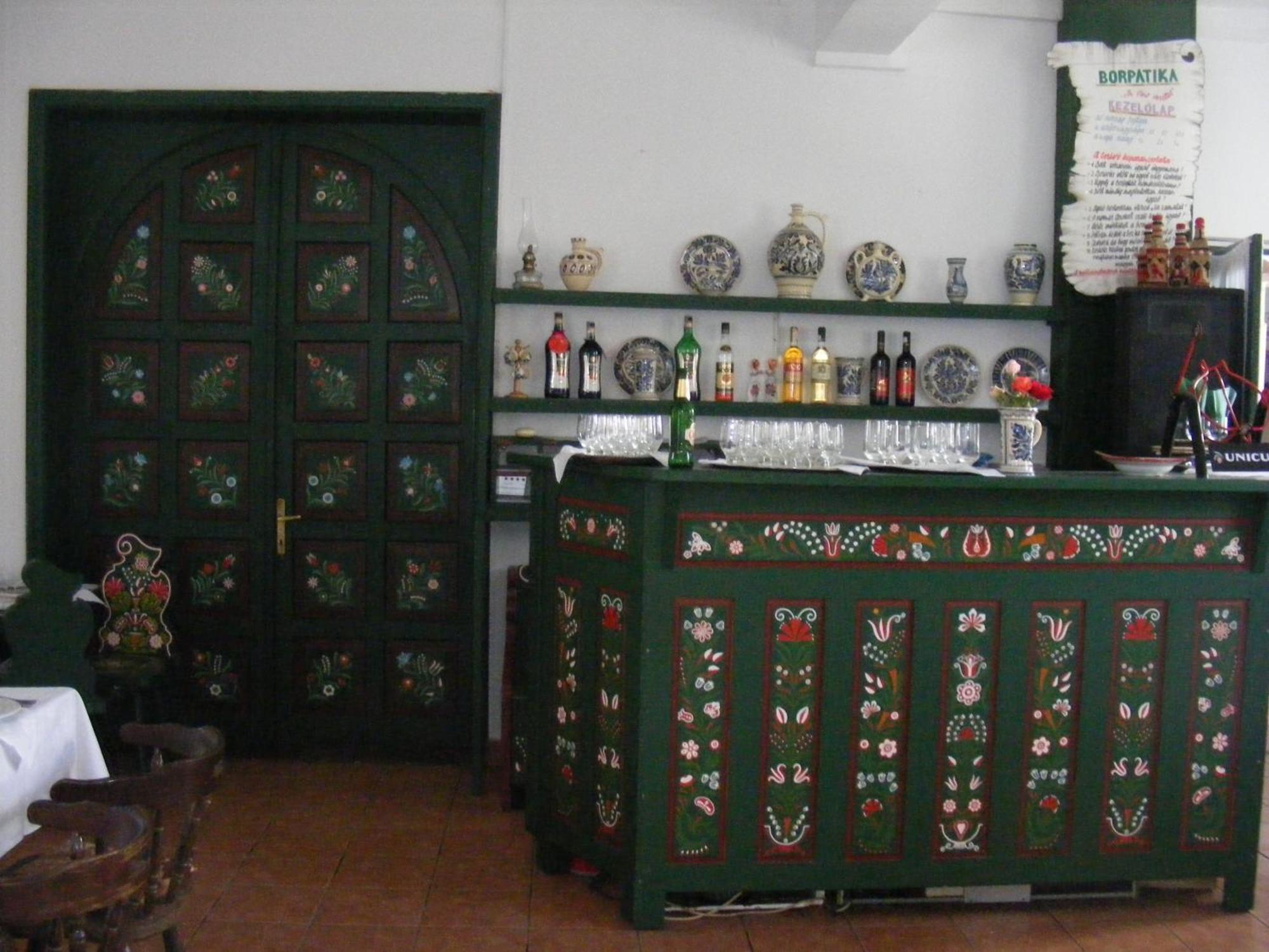 Gobe Csarda Hotel Oradea Luaran gambar